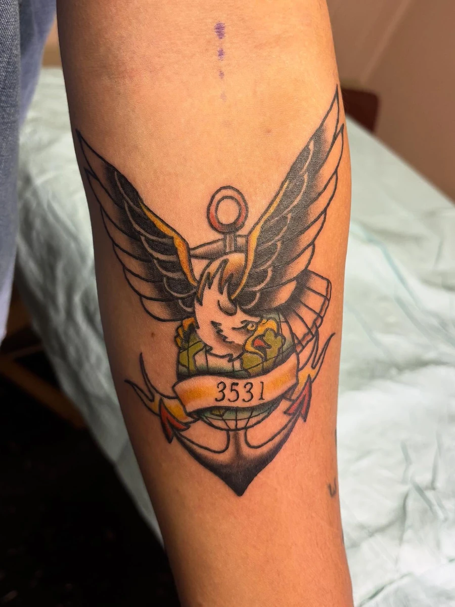 Traditional anchor by Cara